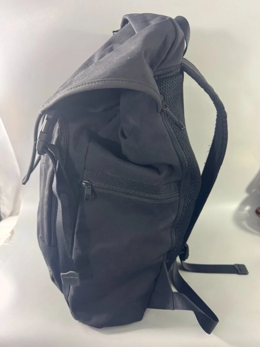 Lululemon Command The Day Backpack *24L in Black